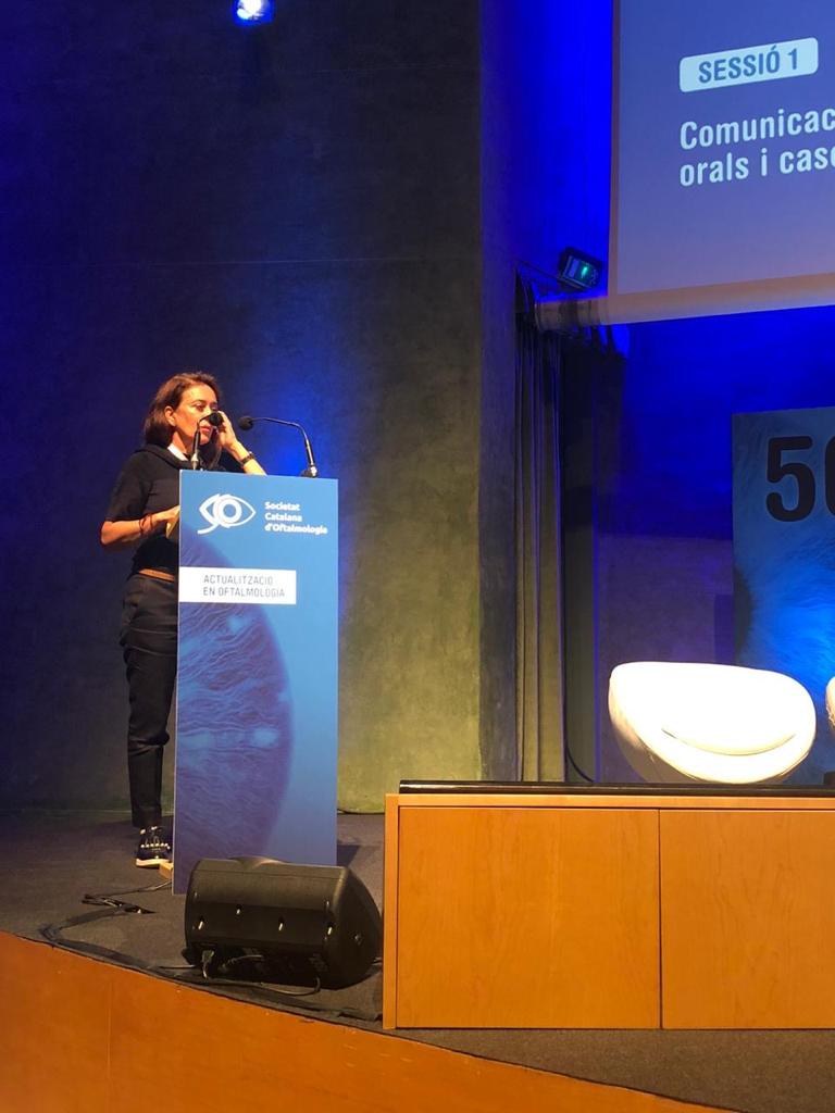 dra-fernandezagrafojo-ponencia Dra. Fernández-Agrafojo presentando ponencia